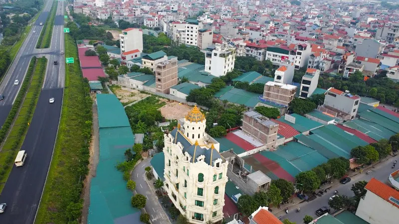 Lâu đài mọc lên như nấm tại Ninh Hiệp - Ảnh 2.