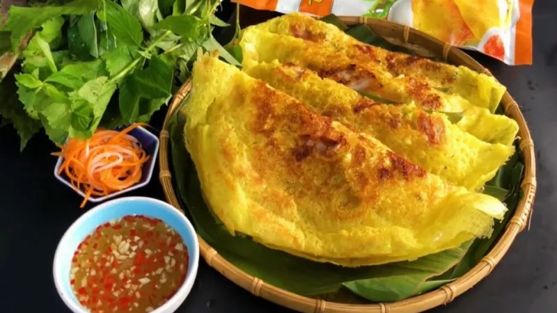 Bánh xèo đặc sản miền Tây.